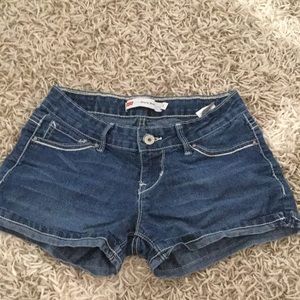 Levi’s Juniors size 1 shorty shorts